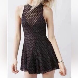 Urban outfitters silence & noise, black sleeveless cut out jumper sM